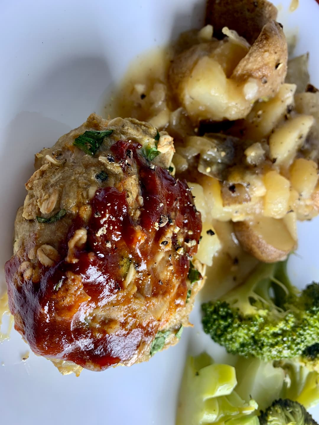 Mini Turkey Meatloaves with Roasted Broccoli
