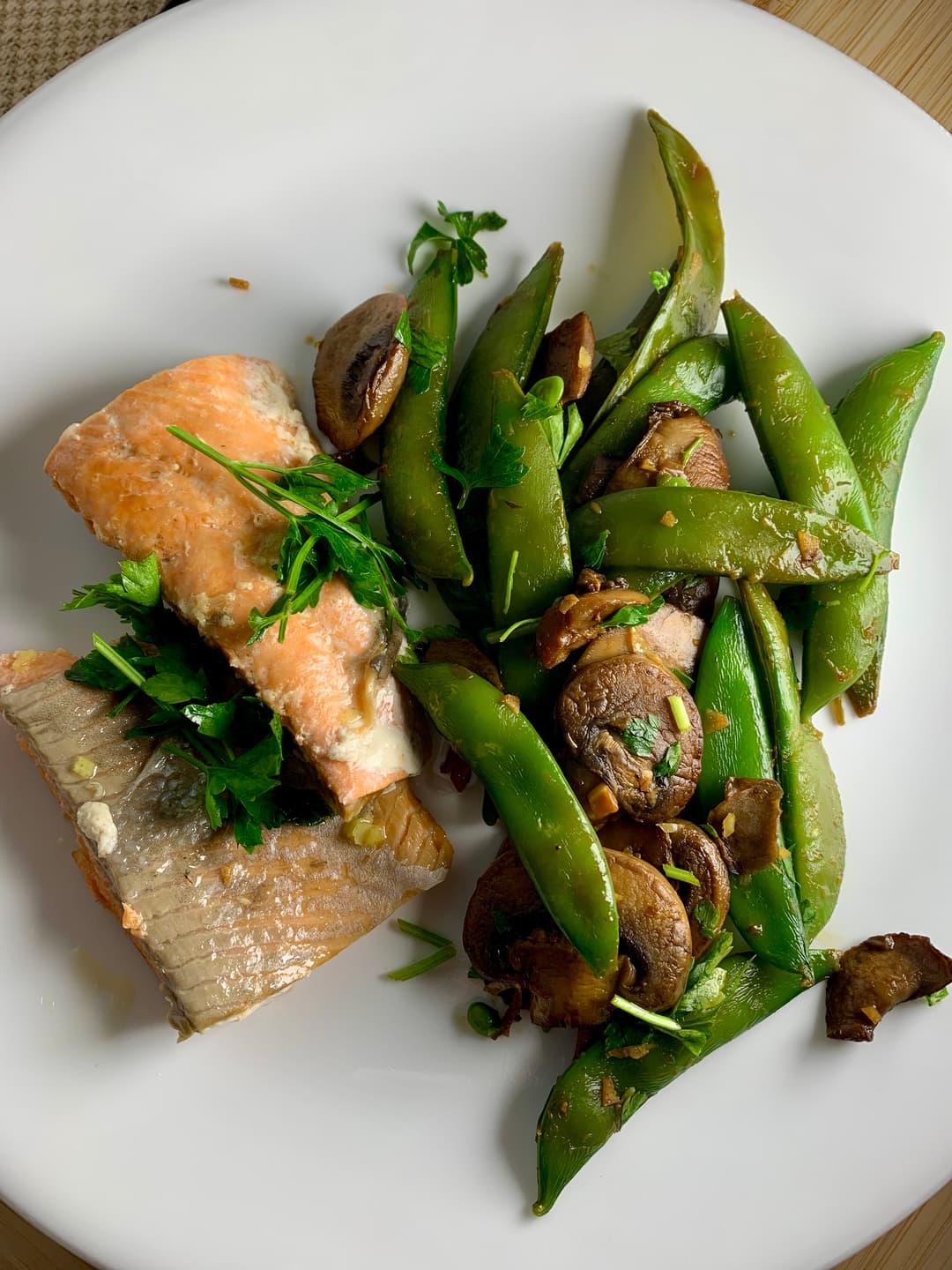 Seared Salmon with Lemon-Garlic Mushrooms & Sugar Snap Peas